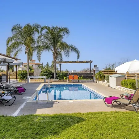 Phoebe By פאהיה